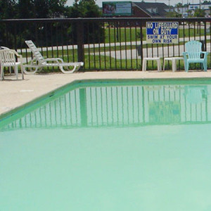 Outdoor Swimming Pool Travel Inn